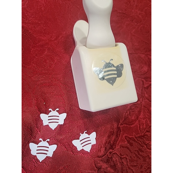 DISCONT. Martha Stewart BUMBLE BEE Single Honey Insect Craft Paper Punch,Used - Picture 6 of 6